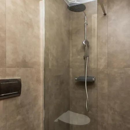Oak Tree By Halu! Modern Two Bedroom Daire