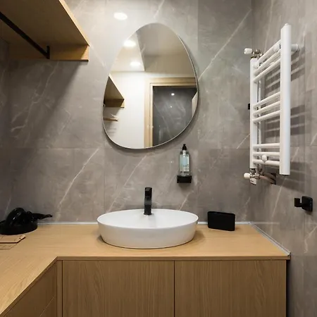 Oak Tree By Halu! Modern Two Bedroom *
