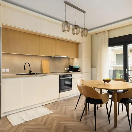 Oak Tree By Halu! Modern Two Bedroom